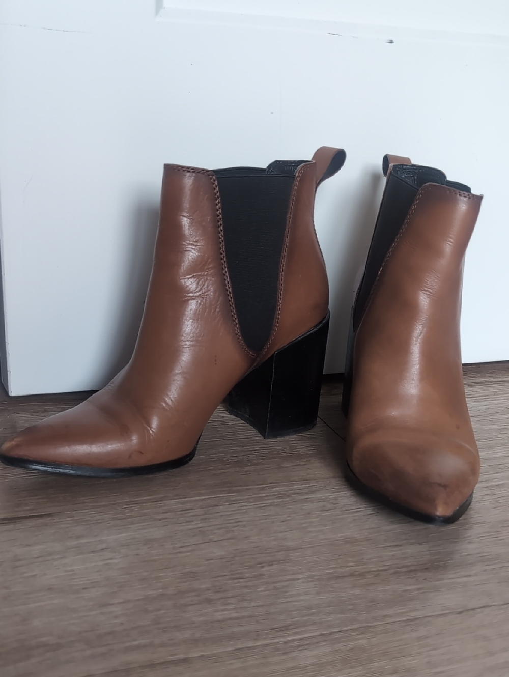 Steve Madden Brown Leather Pointed-Toe Chelsea Ankle Boots